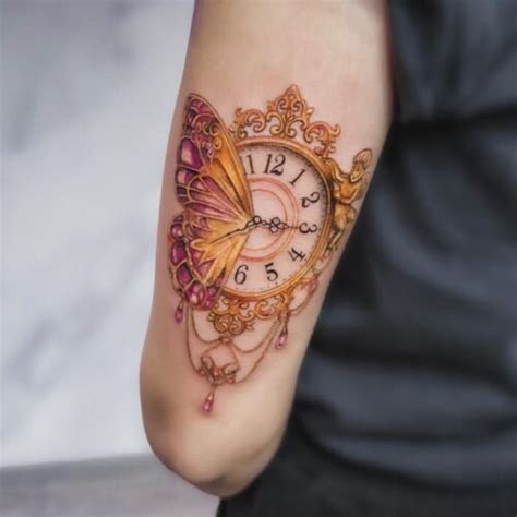 11 Wonderful Clock Tattoo Designs For Women
