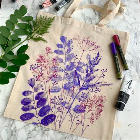17 Stylish Tote Bag Painting Ideas From Artistro Painted Canvas Bags Painted Bags 17 Stylish Tote Bag Painting Ideas From Artistro Painted Canvas Bags Painted Bags
