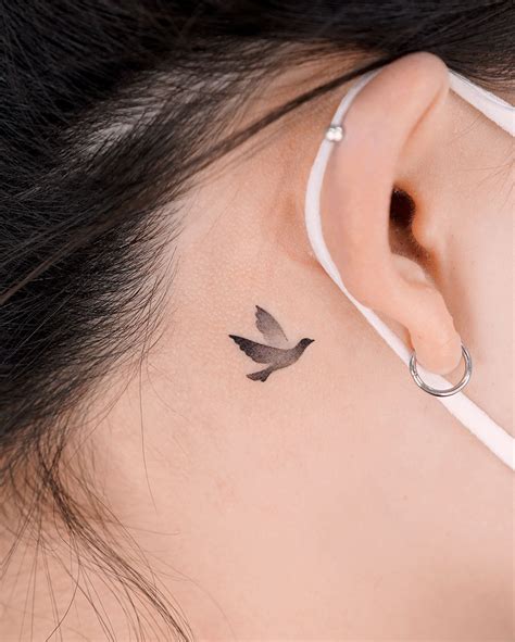 22 Small Behind The Ear Tattoos You Ll Adore 22 Small Behind The Ear Tattoos You Ll Adore