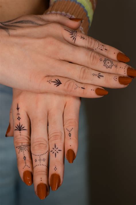23 Meaningful Hand Tattoos For Women Fabbon