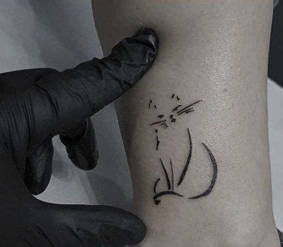 25 Inspiring Kitty Tattoo Designs For Cat Lovers