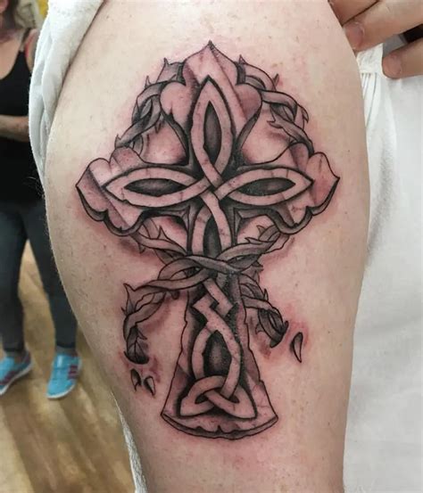 30 Best Celtic Cross Tattoo Ideas You Should Check