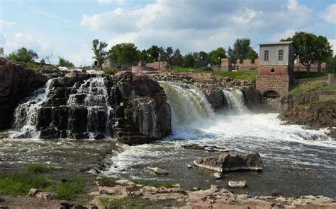 30 Must Visit Places In Sioux Falls Touristsecrets