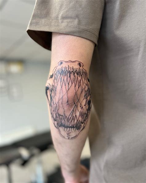 33 Exciting Elbow Tattoos For Men In 2024