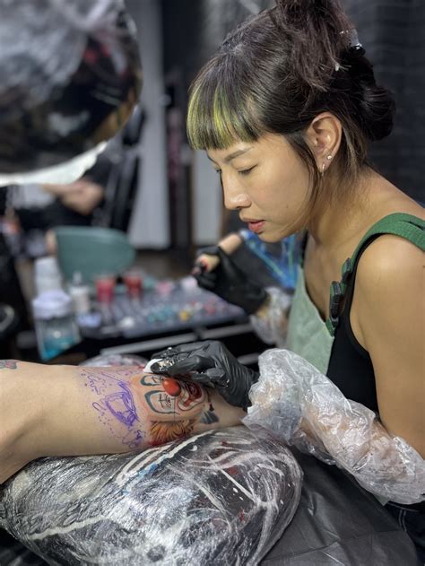 4 Female Tattoo Artists Talk About Making A Mark Through Ink 4 Female Tattoo Artists Talk About Making A Mark Through Ink