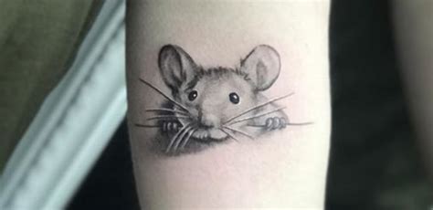 50 Coolest Mouse Tattoo Ideas Mouse Tattoos Cool Small Tattoos Tattoos