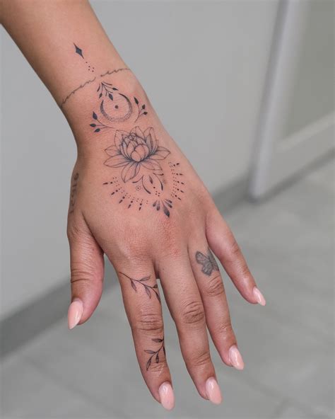 50 Exquisite Amp Unique Hand Tattoo Ideas That Speak Volumes