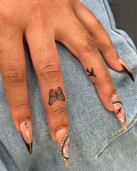 6 Finger Tattoo Ideas That Are Perfect For This Tricky Placement See Photos Allure 6 Finger Tattoo Ideas That Are Perfect For This Tricky Placement See Photos Allure