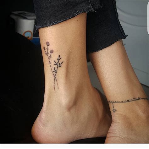 7 Dainty Ankle Tattoos Ideas To Try This Spring Tatuajes Minimalistas Tatuajes Florales 7 Dainty Ankle Tattoos Ideas To Try This Spring Tatuajes Minimalistas Tatuajes Florales