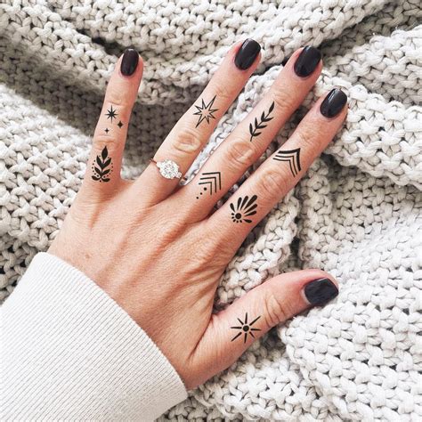 7 Easy Tattoos Ideas Small Tattoos Tattoos Finger Tattoos 7 Easy Tattoos Ideas Small Tattoos Tattoos Finger Tattoos