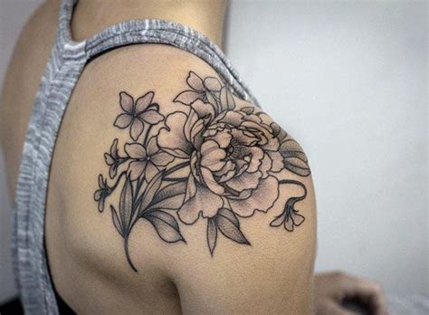 80 Beautiful Back Shoulder Tattoo Designs Tattooblend Shoulder Tattoos For Women Trendy