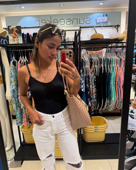 90 Day Fiance S Rose Vega Launches Onlyfans Something New Us Weekly 90 Day Fiance S Rose Vega Launches Onlyfans Something New Us Weekly