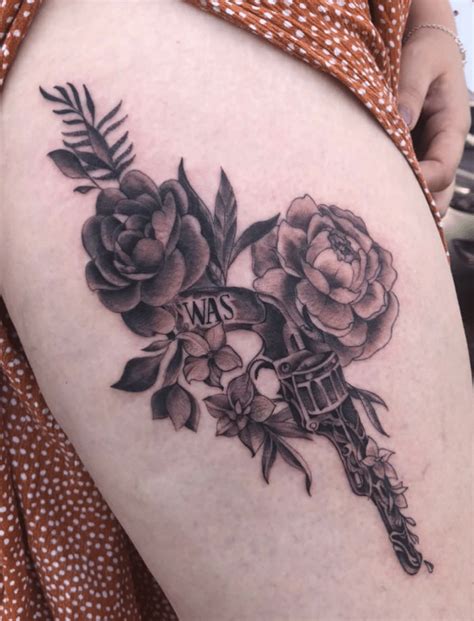 Beautiful 3D Flowers Tattoo Design Image Make On Women S Thigh Beautiful 3D Flowers Tattoo Design Image Make On Women S Thigh