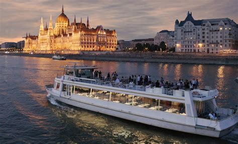 Budapest Danube River Sightseeing Cruise Audio Guides