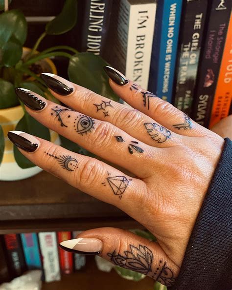 Complete Guide To Finger Tattoos 40 Designs You Don T Want To Miss Bored Panda Complete Guide To Finger Tattoos 40 Designs You Don T Want To Miss Bored Panda