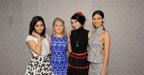 Fug Girls Cw Stars Descend On Alice Olivia