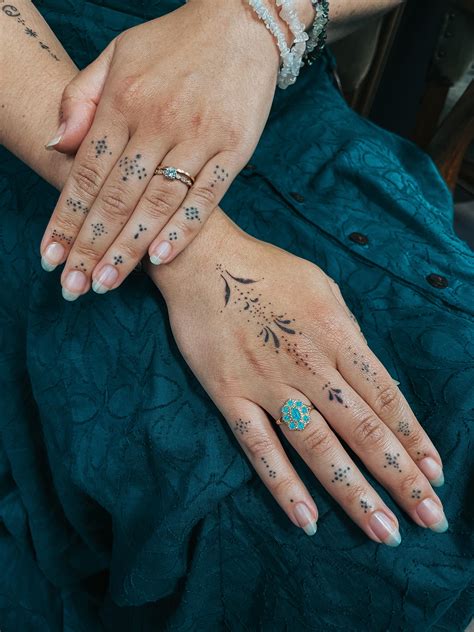 Handpoke Finger And Hand Tattoos R Sticknpokes Handpoke Finger And Hand Tattoos R Sticknpokes