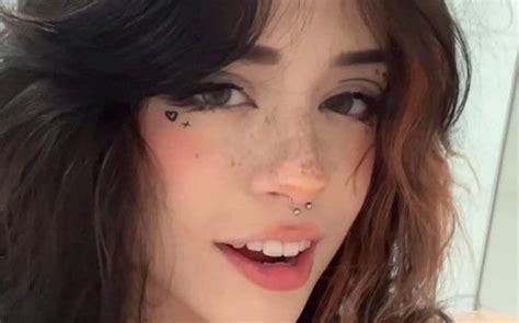 Hannahowo S Onlyfans Alt Girl Charm Meets Authentic Fan Connection