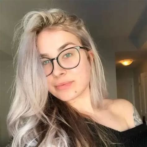 How Old Is Jen Brett Bio Wiki Instagram Age Height Family Boyfriend Instamix Global