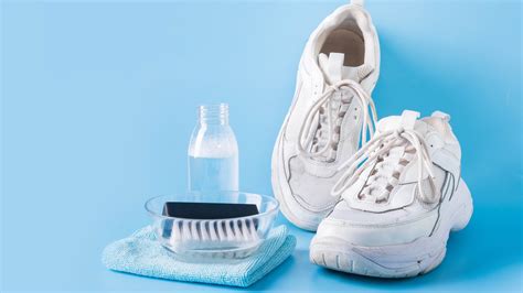 How To Clean Sneakers In 4 Easy Steps With Or Without A Washing Machine Tom Amp 39 S Guide How To Clean Sneakers In 4 Easy Steps With Or Without A Washing Machine Tom Amp 39 S Guide