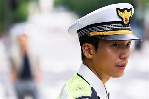 Hwang Jun Ho Police Officer Squid Game Youtube Hwang Jun Ho Police Officer Squid Game Youtube