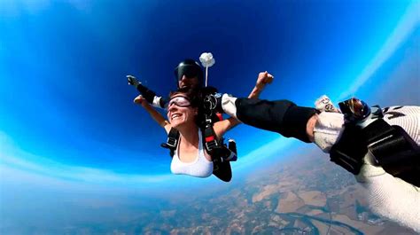 Il Video Della Modella Mady Gio Che Salta Con Il Paracadute Diventa Virale Sul Web Il Video Della Modella Mady Gio Che Salta Con Il Paracadute Diventa Virale Sul Web