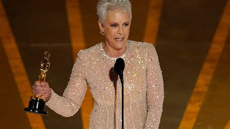 Jamie Lee Curtis Wins An Oscar For Her Role In Everything Everywhere All At Once Celeb Secrets