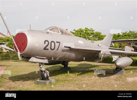 Mig 19 Fighter Jet War Memorial Of Korea Jeonjaeng Ginyeomgwan Yongsan Dong Seoul South