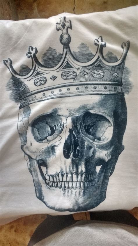 Pin By Ivana Magalhaes On Tatuagem Cabe A E Pesco O Crown Tattoo Design Skull Tattoo Design