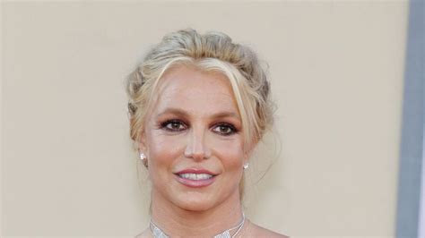 Relaxing In Hawaii Britney Spears Tells Paparazzi F You Los Angeles Times Relaxing In Hawaii Britney Spears Tells Paparazzi F You Los Angeles Times