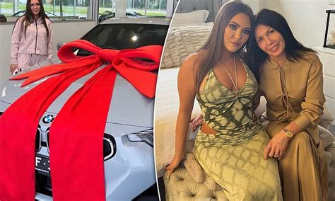 Roberta Williams Lashes Out At Trolls Who Slam Her Onlyfans Star Daughter Daily Mail Online Roberta Williams Lashes Out At Trolls Who Slam Her Onlyfans Star Daughter Daily Mail Online