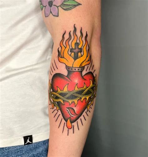 Sacred Heart Traditional Tattoo Designs