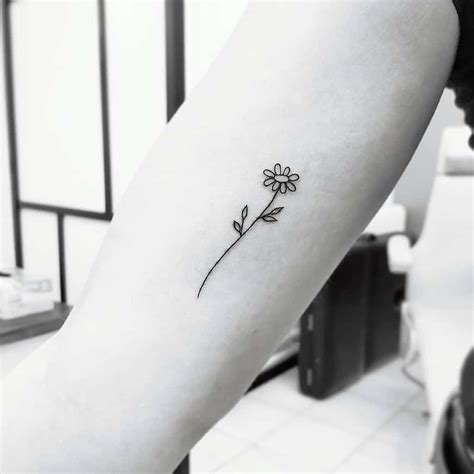 Simple And Small Flower Tattoo Ideas For Men And Women