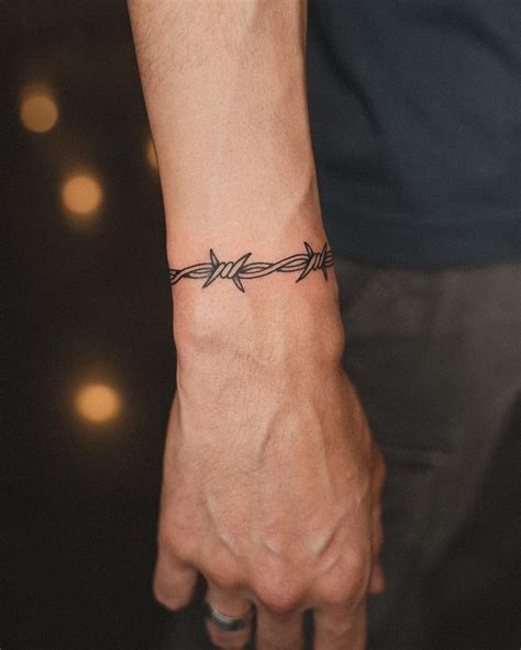 7 Small Wrist Tattoos