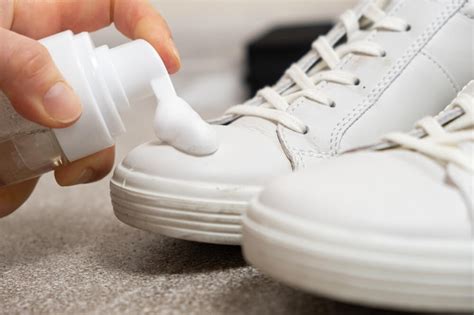 Tips For Cleaning White Sneakers At Joseph Mccauley Blog Tips For Cleaning White Sneakers At Joseph Mccauley Blog