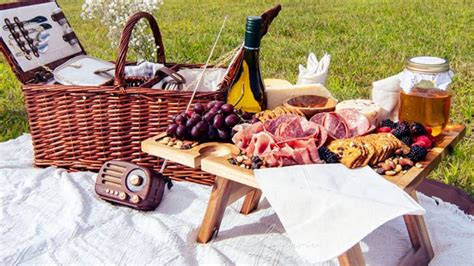 What Is A Picnic From Tradition To Trend Picnic Makers