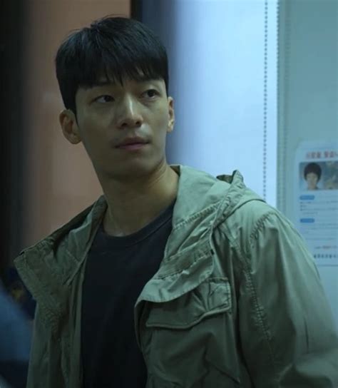 Who Plays Amp 39 Squid Game Amp 39 Policeman Hwang Jun Ho 10 Facts About Actor Wi Ha Jun Newsweek Who Plays Amp 39 Squid Game Amp 39 Policeman Hwang Jun Ho 10 Facts About Actor Wi Ha Jun Newsweek